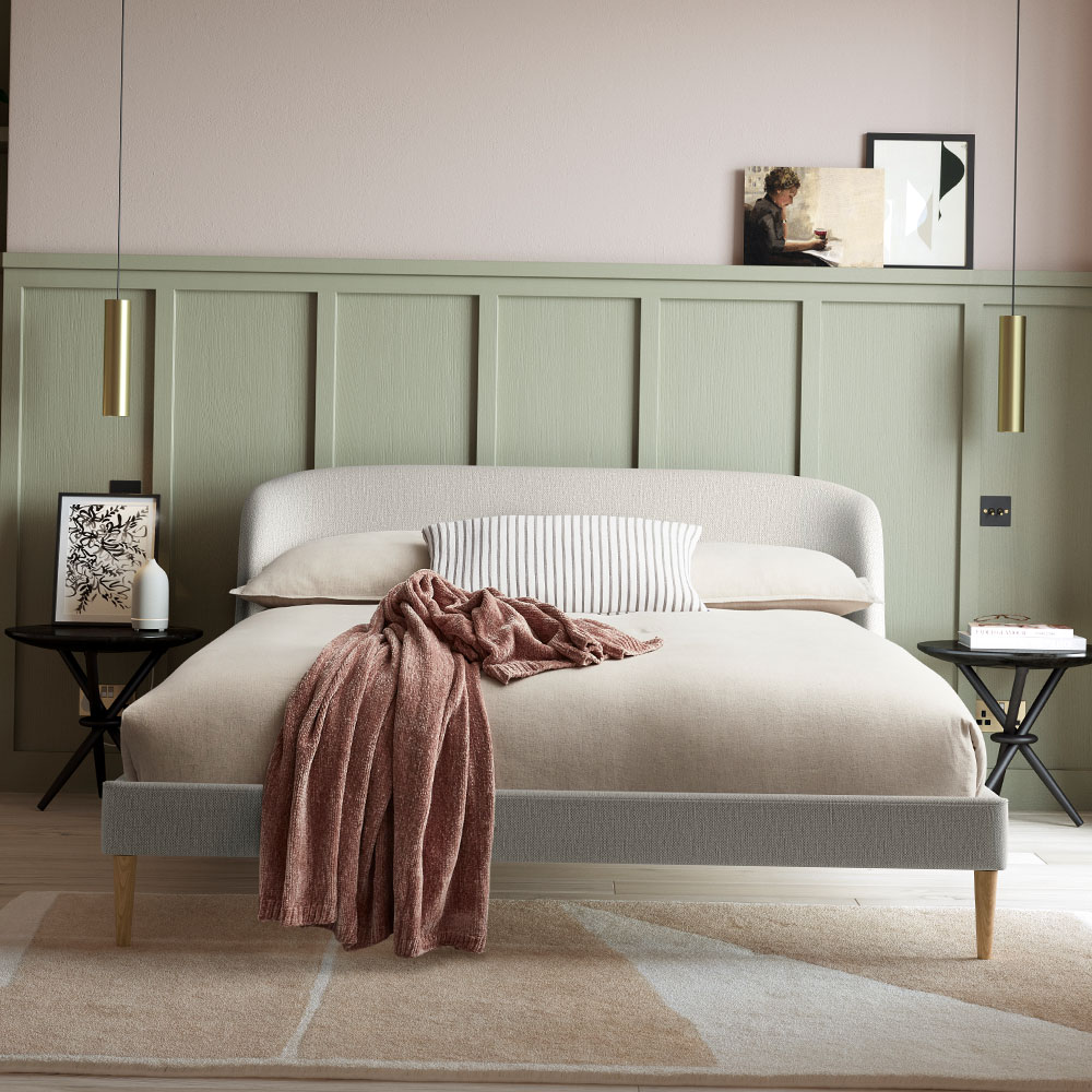 Cambourne Bed | Feather & Black